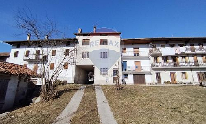Porzione Di Casa - C...
