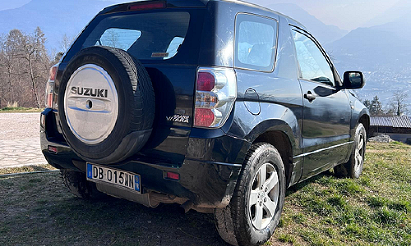 Suzuki Grand Vitara ...