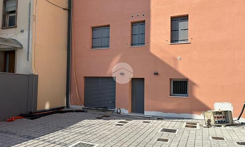 2 Locali A Battaglia...