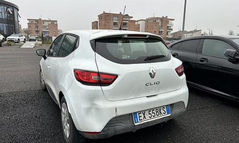 Renault Clio 1.2 75C...
