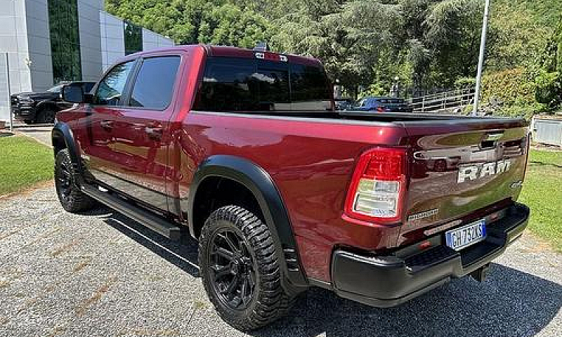 Dodge Ram 1500 4X4 2...
