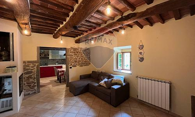 Porzione Di Casa - B...