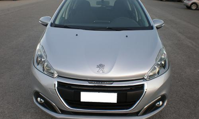 Peugeot 208 Restylin...
