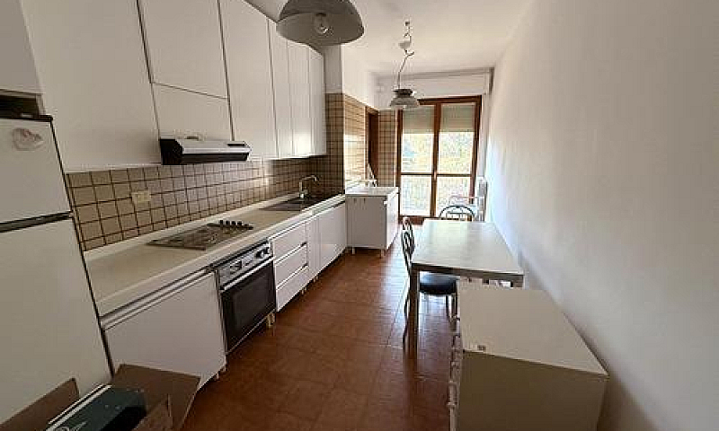 Appartamento Con Box...