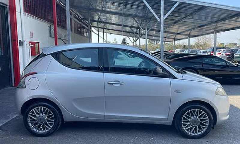 Lancia Ypsilon 1.3 M...