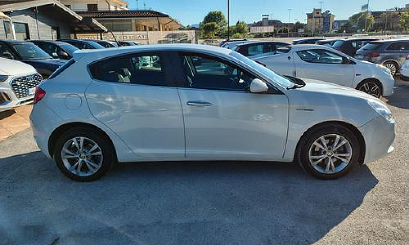 Alfa Romeo Giulietta...