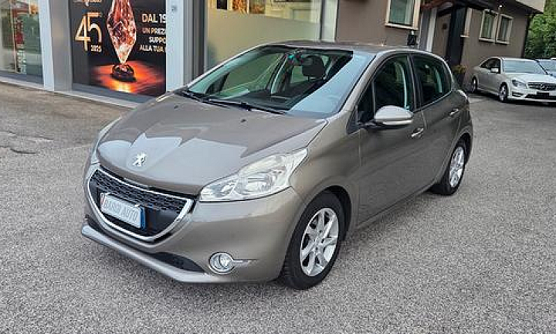 Peugeot 208 1.4 Hdi ...
