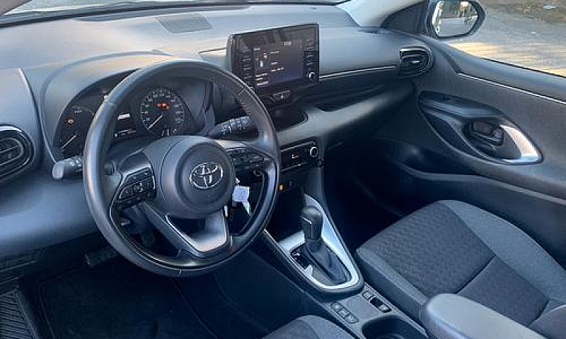 Toyota Yaris 1.5 Hyb...