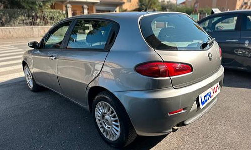 Alfa Romeo 147 1.6 1...