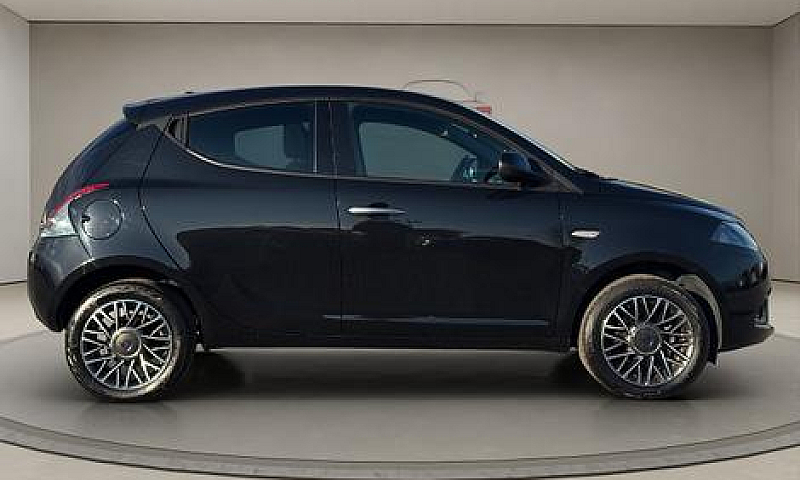 Lancia Ypsilon 3ª Se...