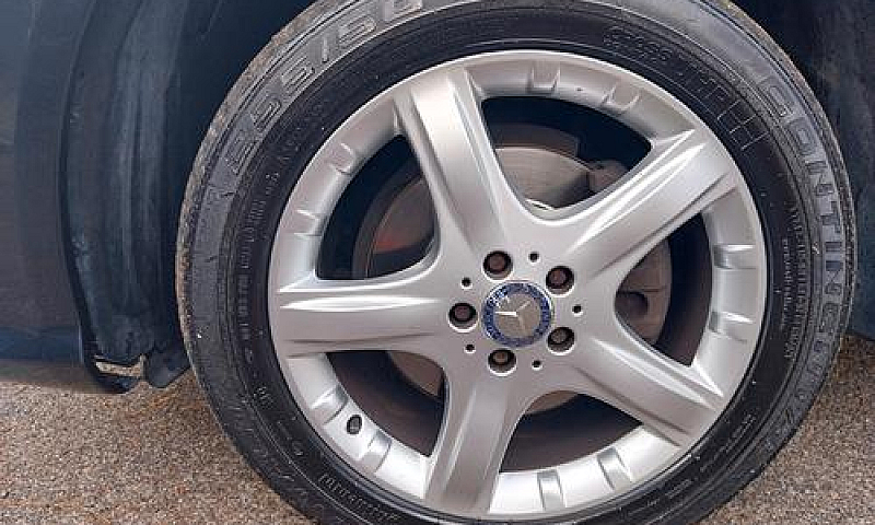 Mercedes-Benz R 320 ...