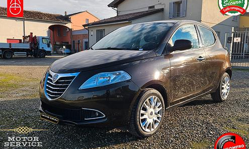 Lancia Ypsilon 1.2 6...