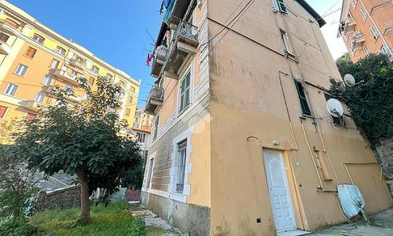 2 Locali A La Spezia...