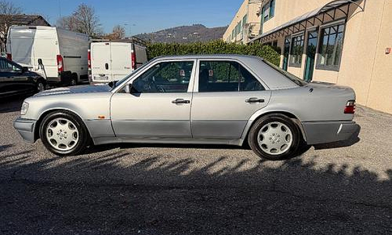 Mercedes-Benz E 500 ...