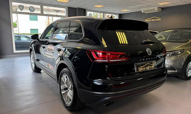 Volkswagen Touareg A...