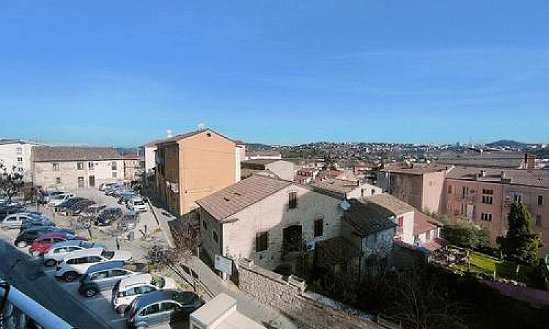 Ampio Appartamento I...