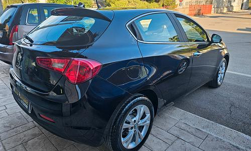 Alfa Romeo Giulietta...