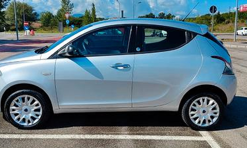 Lancia Ypsilon 0.9 T...