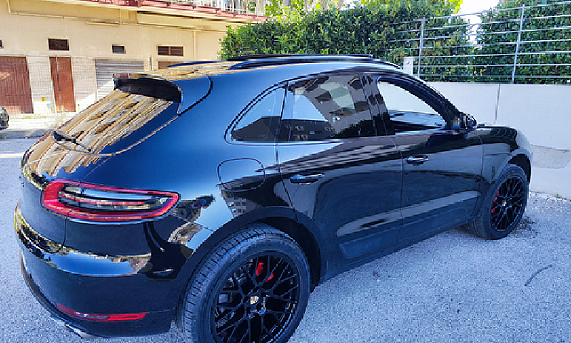 Porsche Macan S...