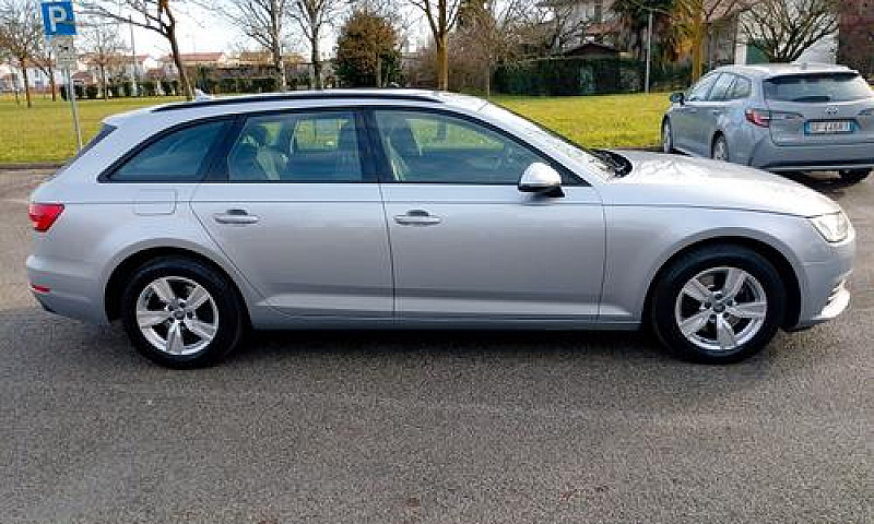 Audi A4 B9 2.0 150Cv...