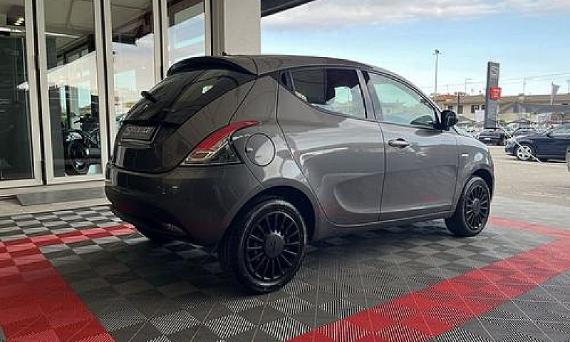 Lancia Ypsilon 1.0 F...