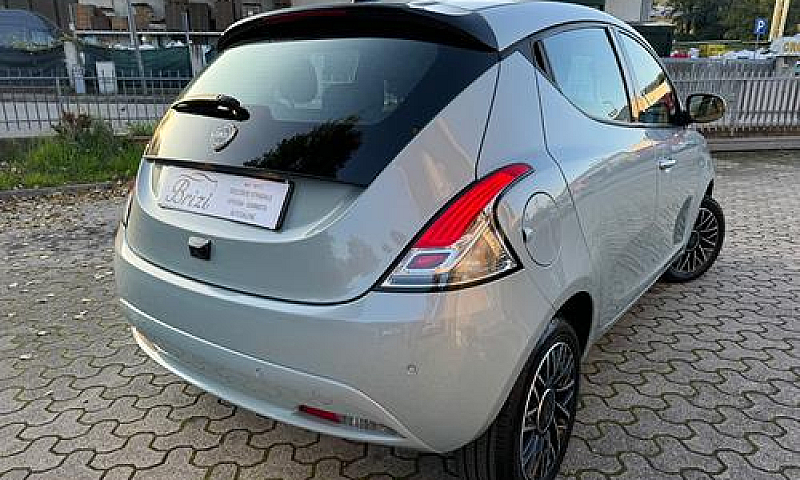 Lancia Ypsilon 1.0 F...
