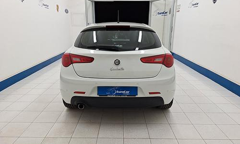 Alfa Romeo Giulietta...