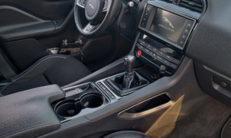 Jaguar F-Pace R Spor...