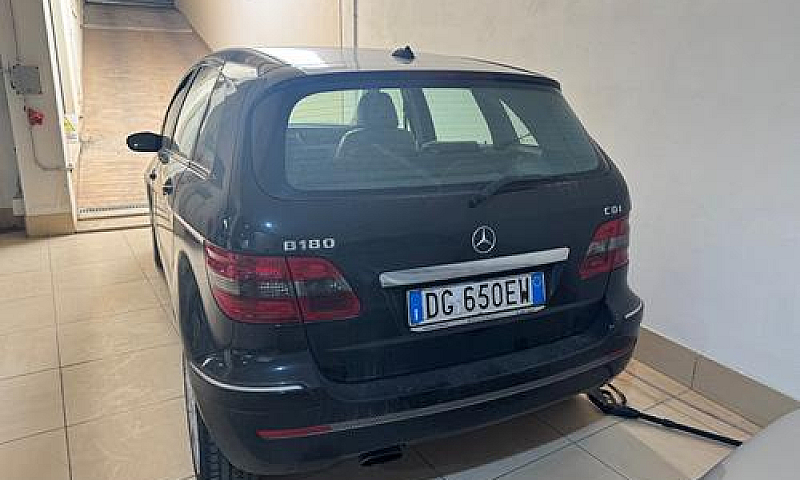 Mercedes-Benz B 180 ...