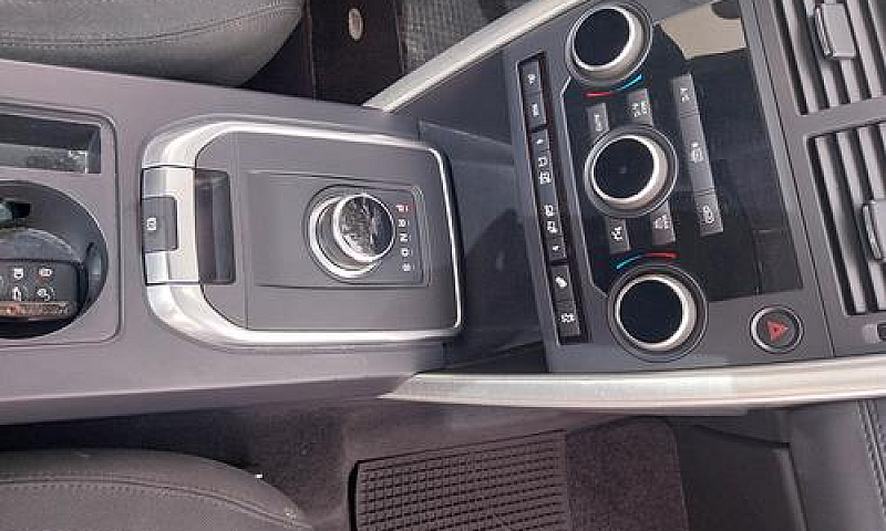 Land Rover Discovery...