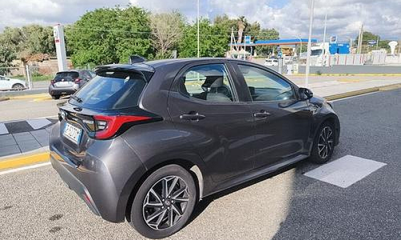 Toyota Yaris 1.5 Hyb...