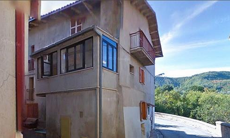 Casa Bifamiliare A V...