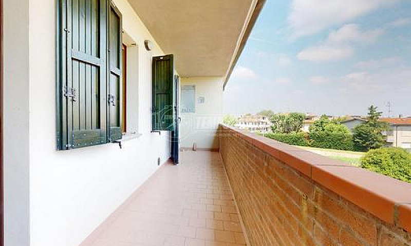 Trilocale Con Balcon...