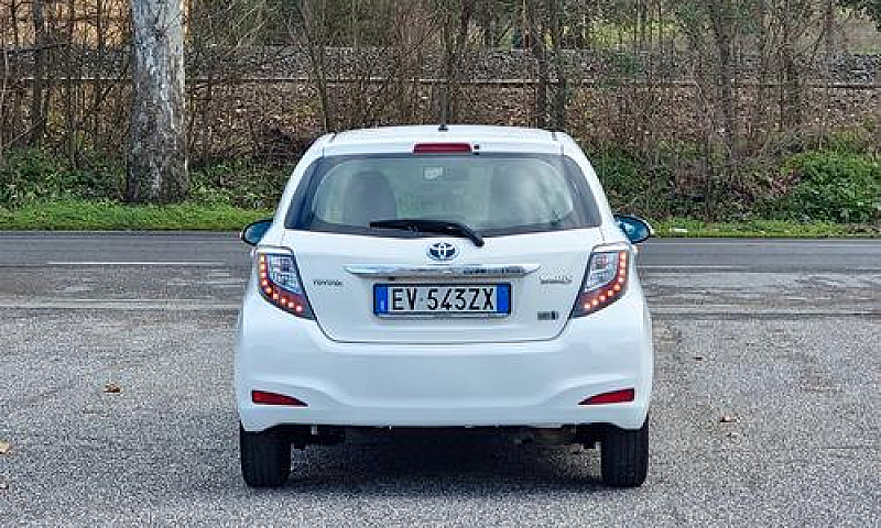 Toyota Yaris 1.5 Hyb...