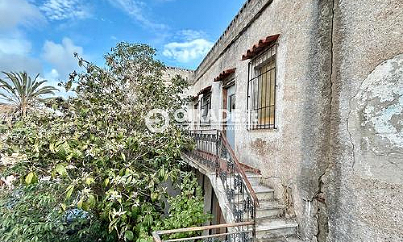 Pula - Palazzina Su ...