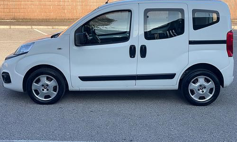 Fiat Qubo 1.3 Mjt 80...