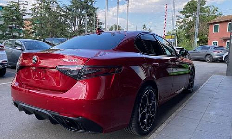 Alfa Romeo Giulia 2....