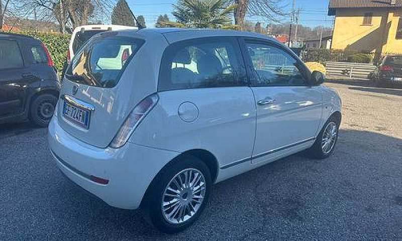 Lancia Ypsilon Adatt...