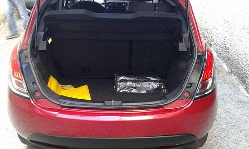 Lancia - Ypsilon - 0...