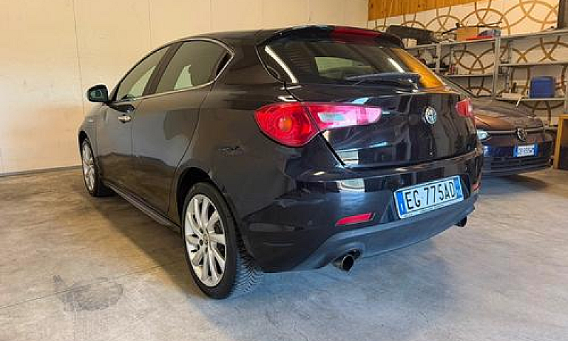 Alfa Romeo Giulietta...