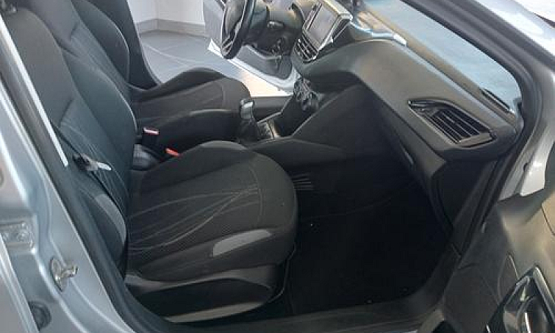 Peugeot 208 1.4 Hdi ...