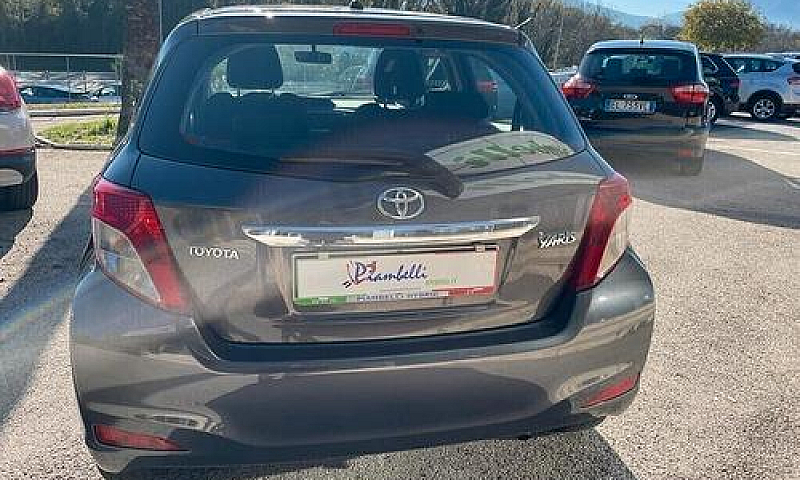 Toyota Yaris 1.0 5 P...