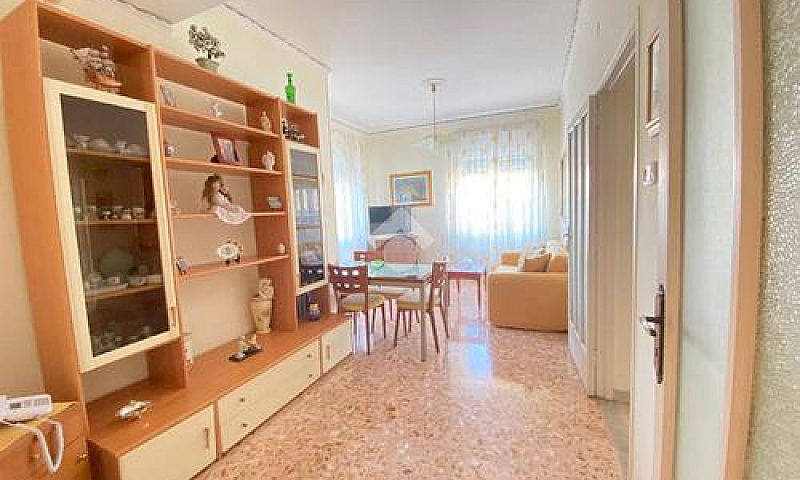 4 Locali A Napoli...
