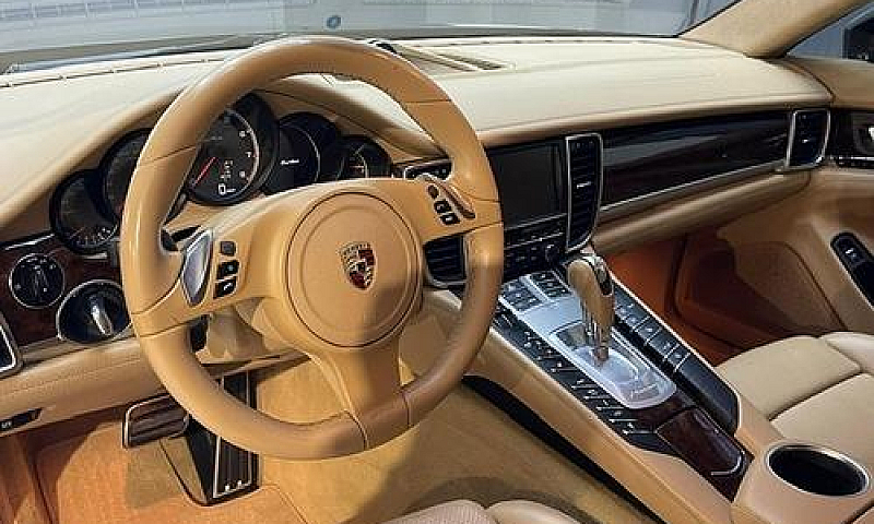 Porsche Panamera 4.8...
