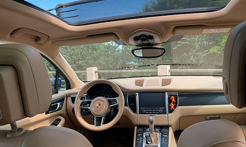 Porsche Macan...