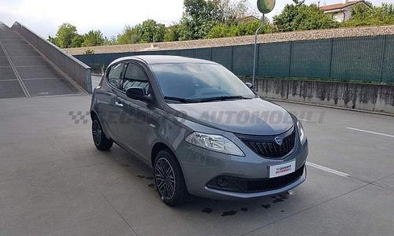 Lancia Ypsilon 1.0 F...