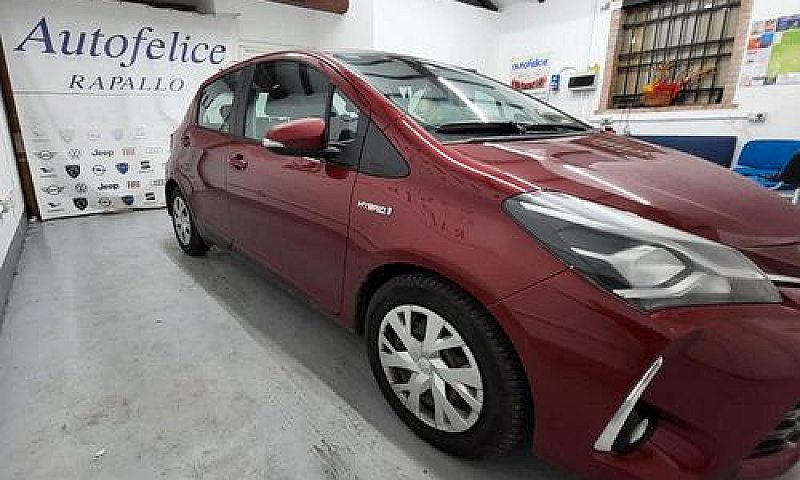 Toyota Yaris 1.5 Hyb...