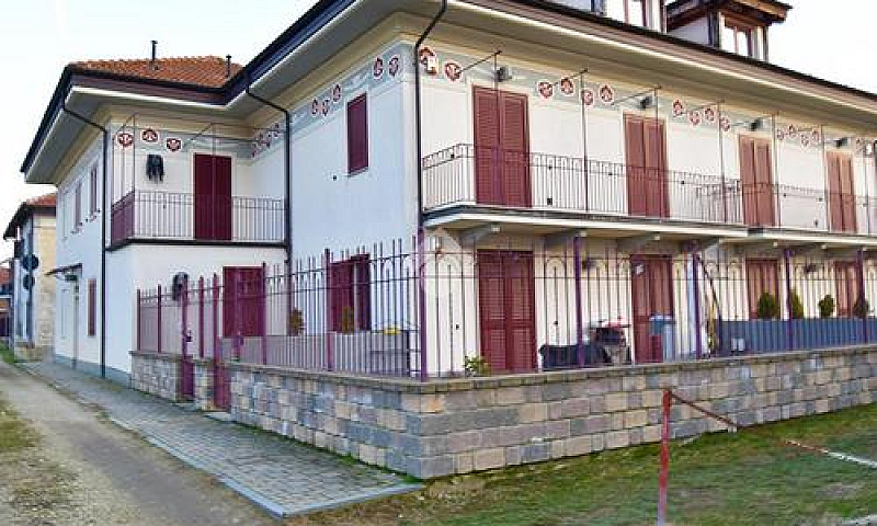 4 Locali A Carignano...