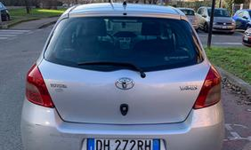 Toyota Yaris - 3 Por...