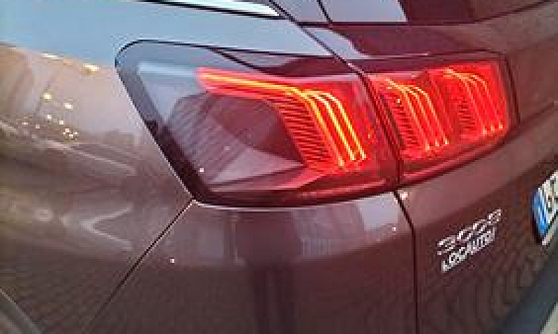 Peugeot 3008  1.5 Bl...